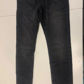 • بنطلون جينز