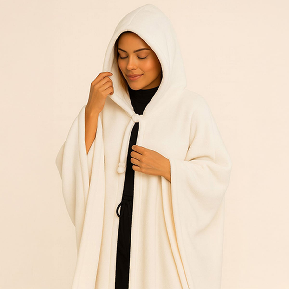 06606230-85ce-4566-b652-84a9e2a21eec.jpg بطانيه قابله للارتداء اوف وايت - الصورة 1