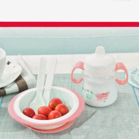 مجموعة تغذية 10 قطع و بافته سيليكون للاولاد