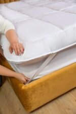 ⁦مرتبة تطرية استيك فندقية قطن أبيض (160×200 سم)⁩ - الصورة ⁦4⁩