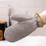⁦قفازات مطبخ سلكية مرنة لتنظيف الأواني (فضي)⁩ - الصورة ⁦2⁩