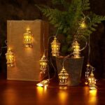⁦عرض رانر مع 2 كفر كوشن بيج نجوم مع فرع نور رمضان نحاس فانوس⁩ - الصورة ⁦12⁩